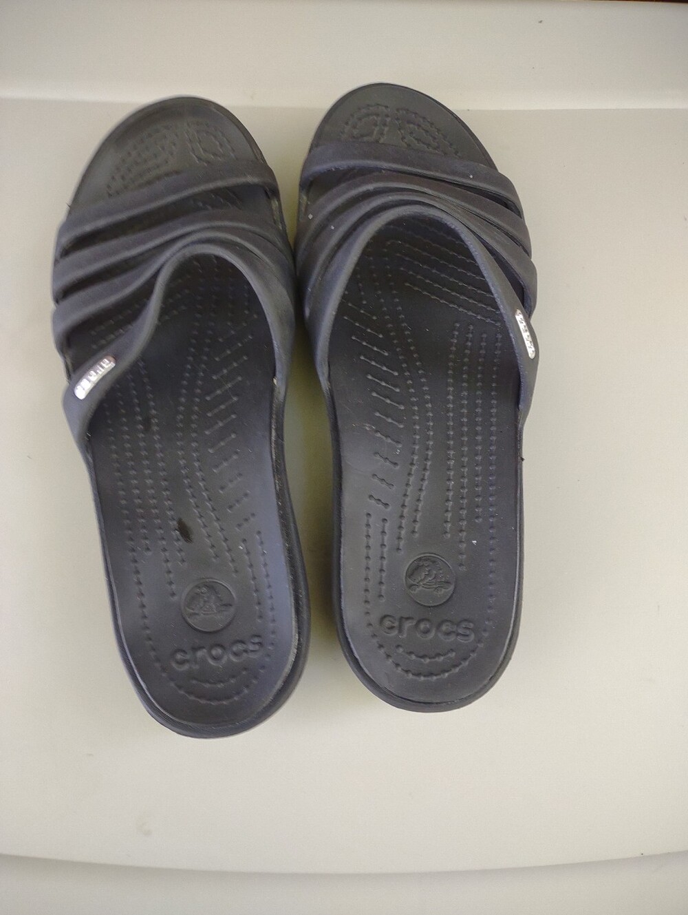 Crocs Rhonda strappy low wedge slip-on sandals Women's 10